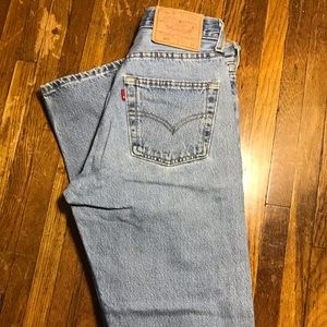 Vintage Levi’s 501 light wash jean 27x30